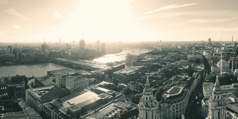 london-city-rooftop-view-panorama-black-white-with-urban-architectures_649448-2540